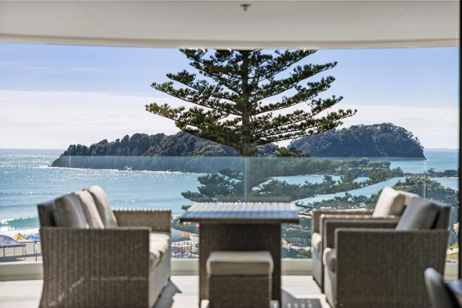Oceanside Bliss - Absolute Beachfront - Uninterrupted Ocean Views With Pool Mount Maunganui Eksteriør billede