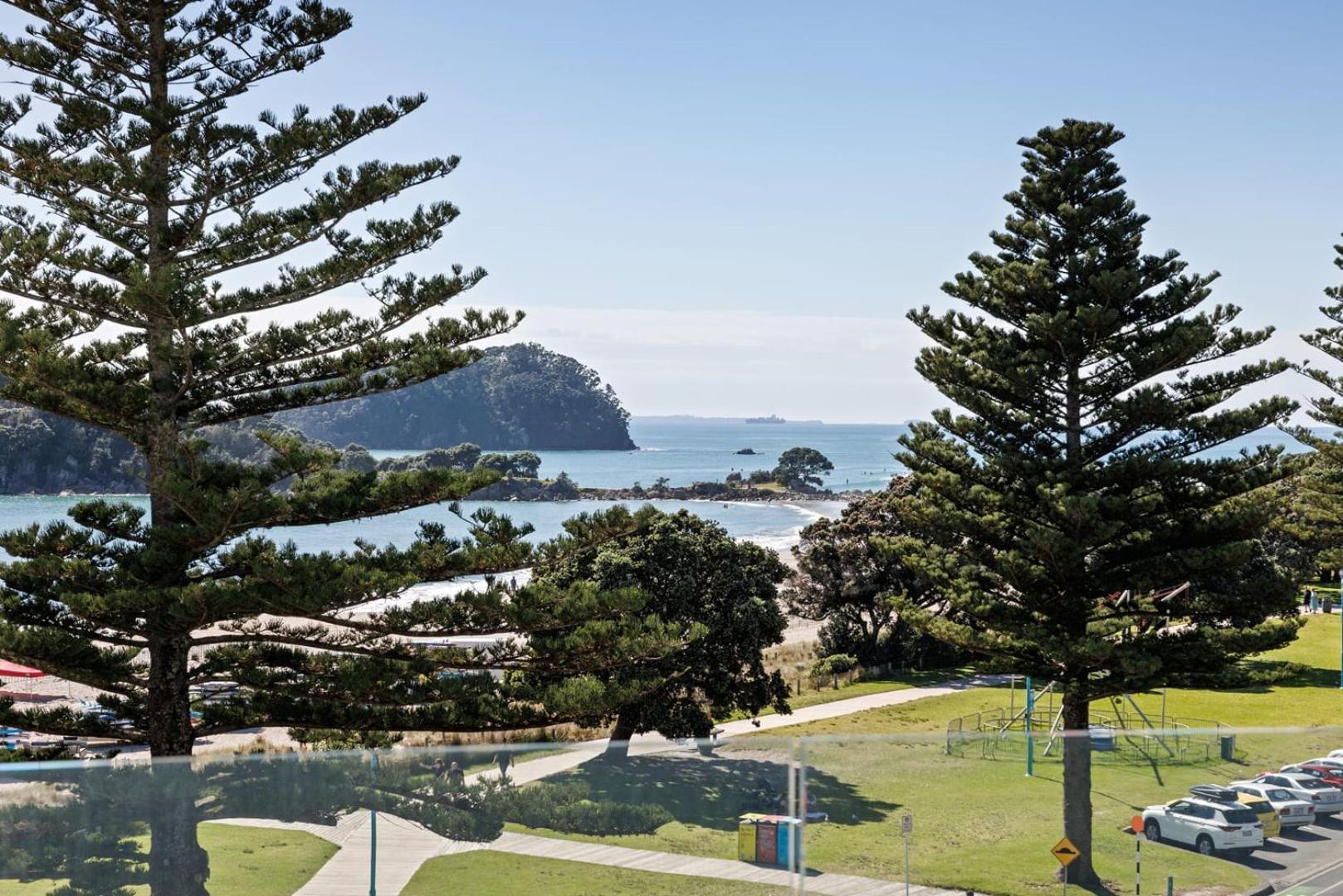 Oceanside Bliss - Absolute Beachfront - Uninterrupted Ocean Views With Pool Mount Maunganui Eksteriør billede