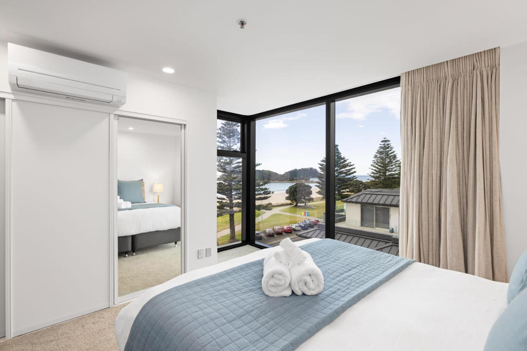 Oceanside Bliss - Absolute Beachfront - Uninterrupted Ocean Views With Pool Mount Maunganui Eksteriør billede