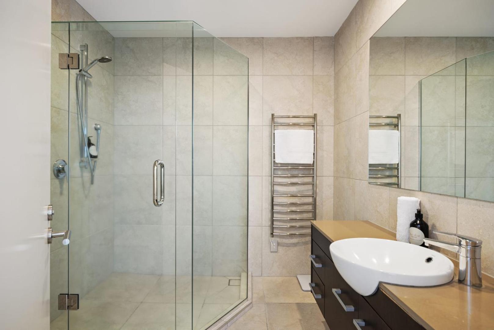 Oceanside Bliss - Absolute Beachfront - Uninterrupted Ocean Views With Pool Mount Maunganui Eksteriør billede