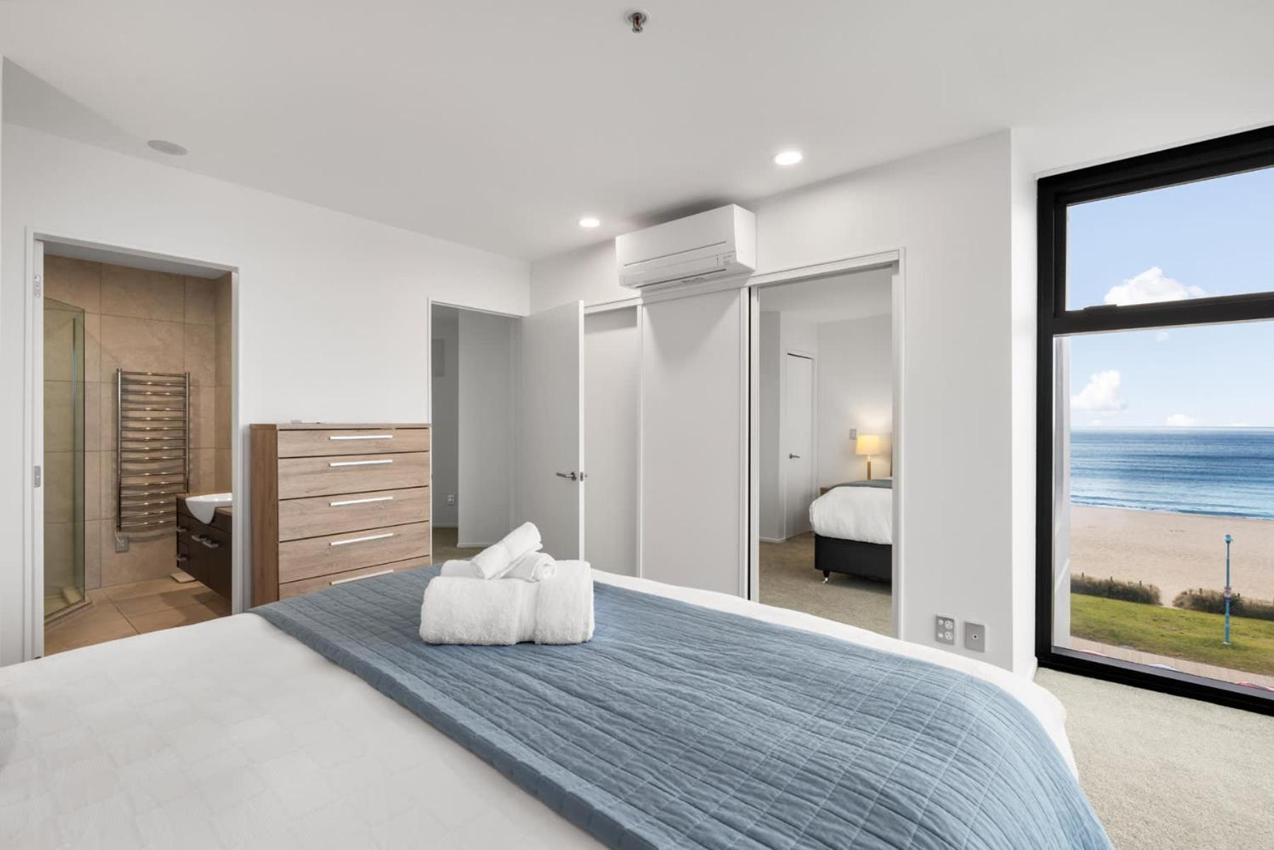 Oceanside Bliss - Absolute Beachfront - Uninterrupted Ocean Views With Pool Mount Maunganui Eksteriør billede