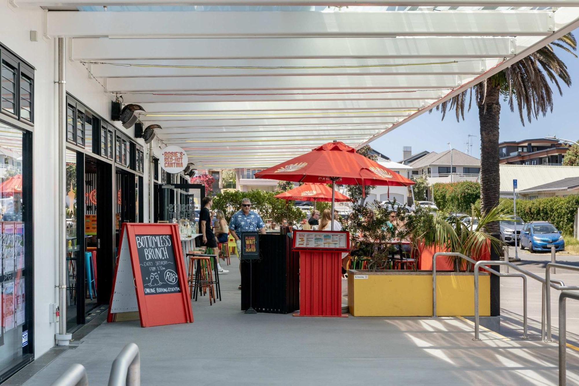 Oceanside Bliss - Absolute Beachfront - Uninterrupted Ocean Views With Pool Mount Maunganui Eksteriør billede