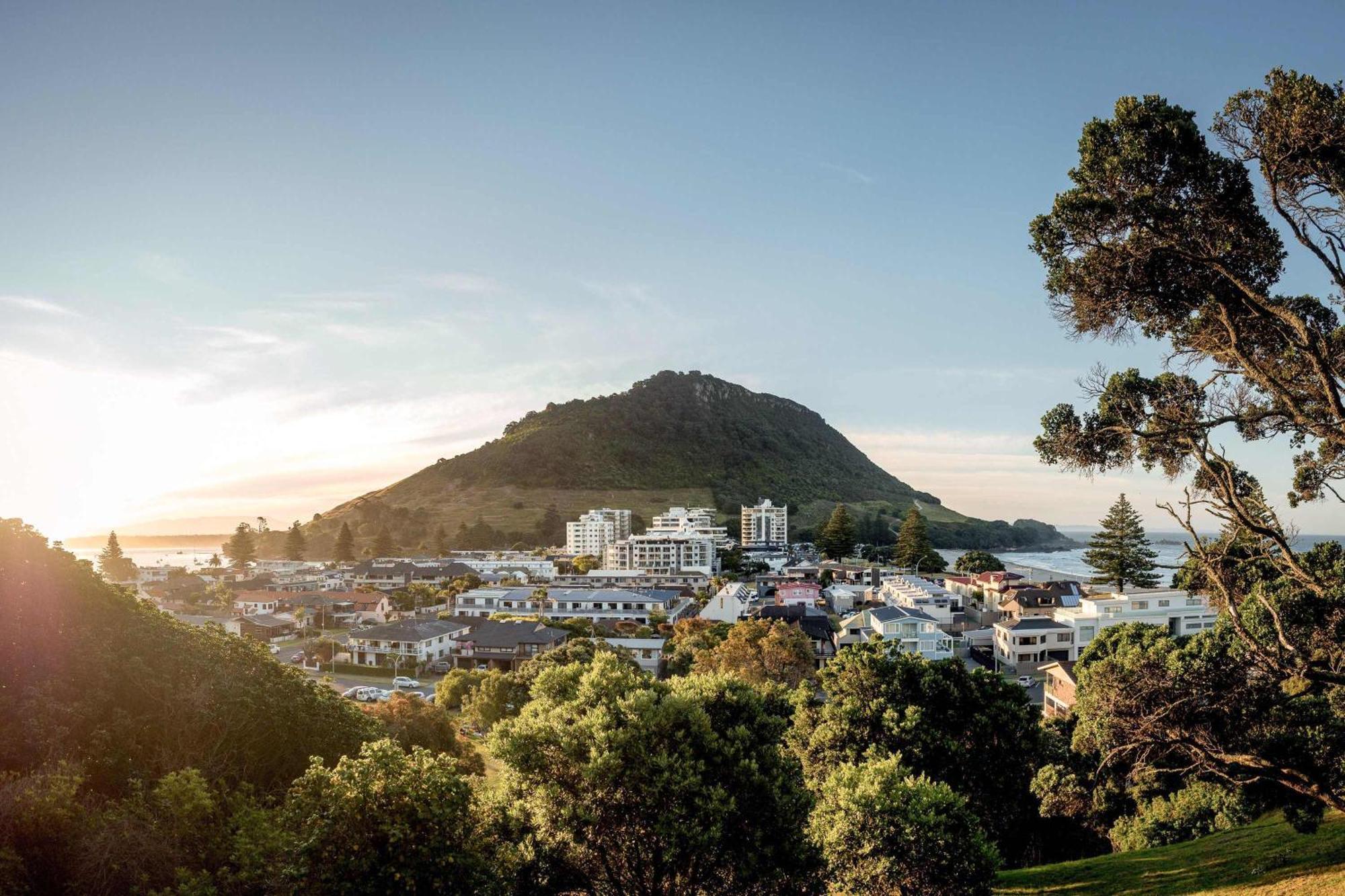 Oceanside Bliss - Absolute Beachfront - Uninterrupted Ocean Views With Pool Mount Maunganui Eksteriør billede