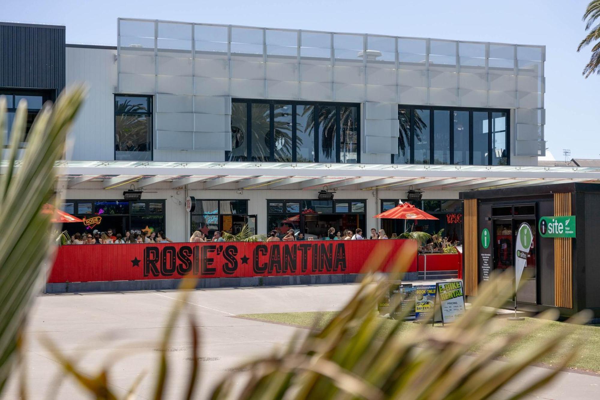 Oceanside Bliss - Absolute Beachfront - Uninterrupted Ocean Views With Pool Mount Maunganui Eksteriør billede