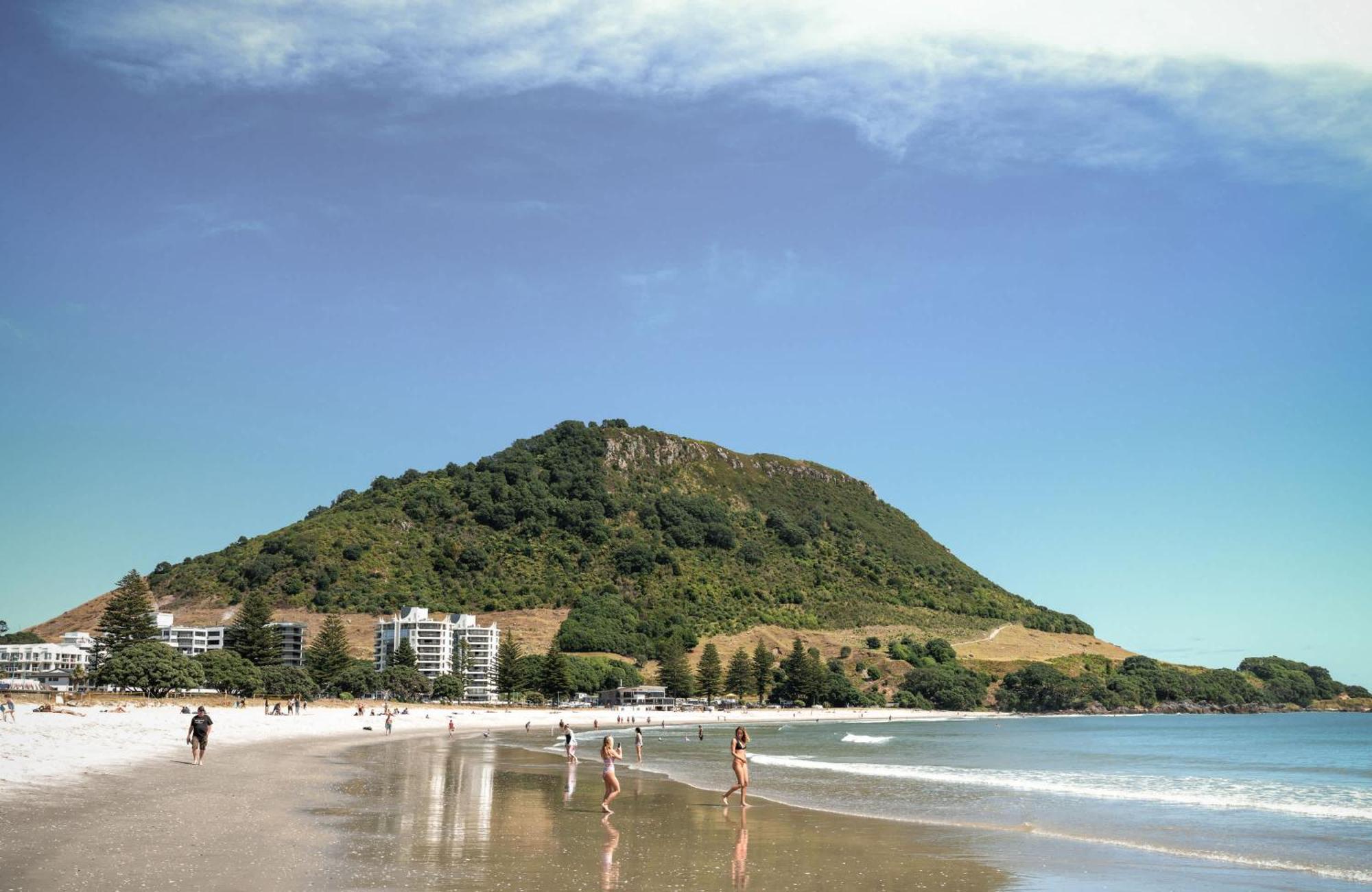Oceanside Bliss - Absolute Beachfront - Uninterrupted Ocean Views With Pool Mount Maunganui Eksteriør billede